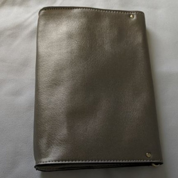 Summer & Rose Celine Crossbody - Picture 4 of 5